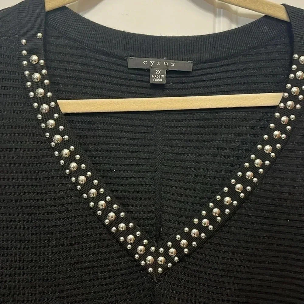 Cyrus Sweater 2XL with grommet details - Picture 11 of 12